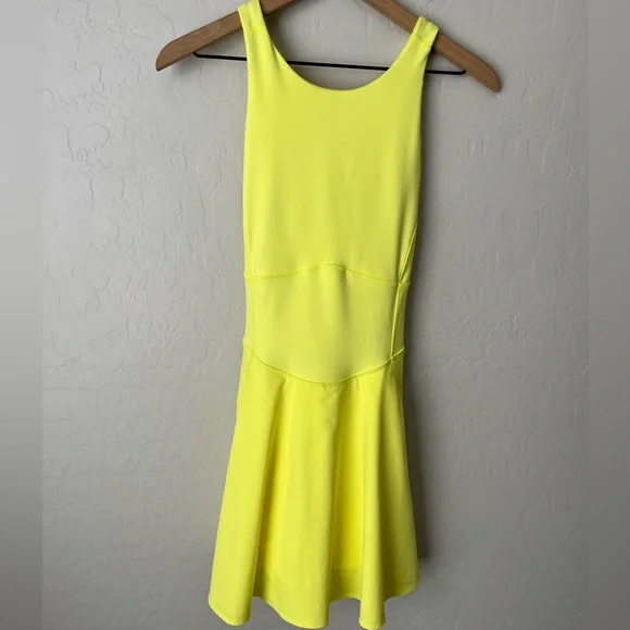 Lululemon court crush tennis dress electric lemon yellow 8 - Picture 8 of 12
